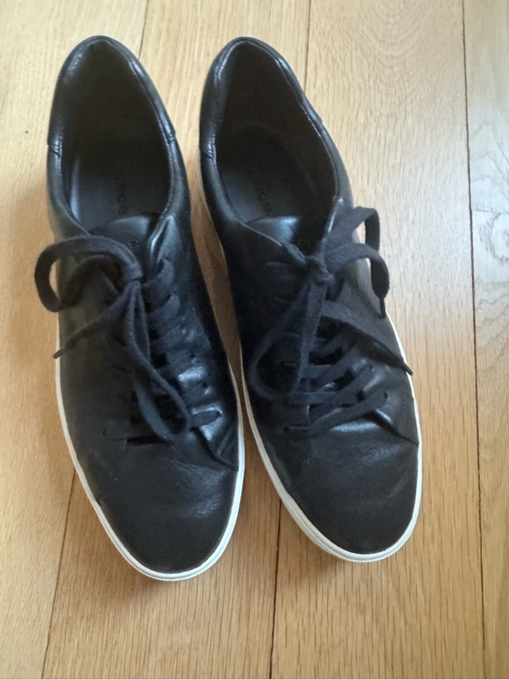 Vince Black Leather Low-Top Sneakers with White Sole. Size 10/41